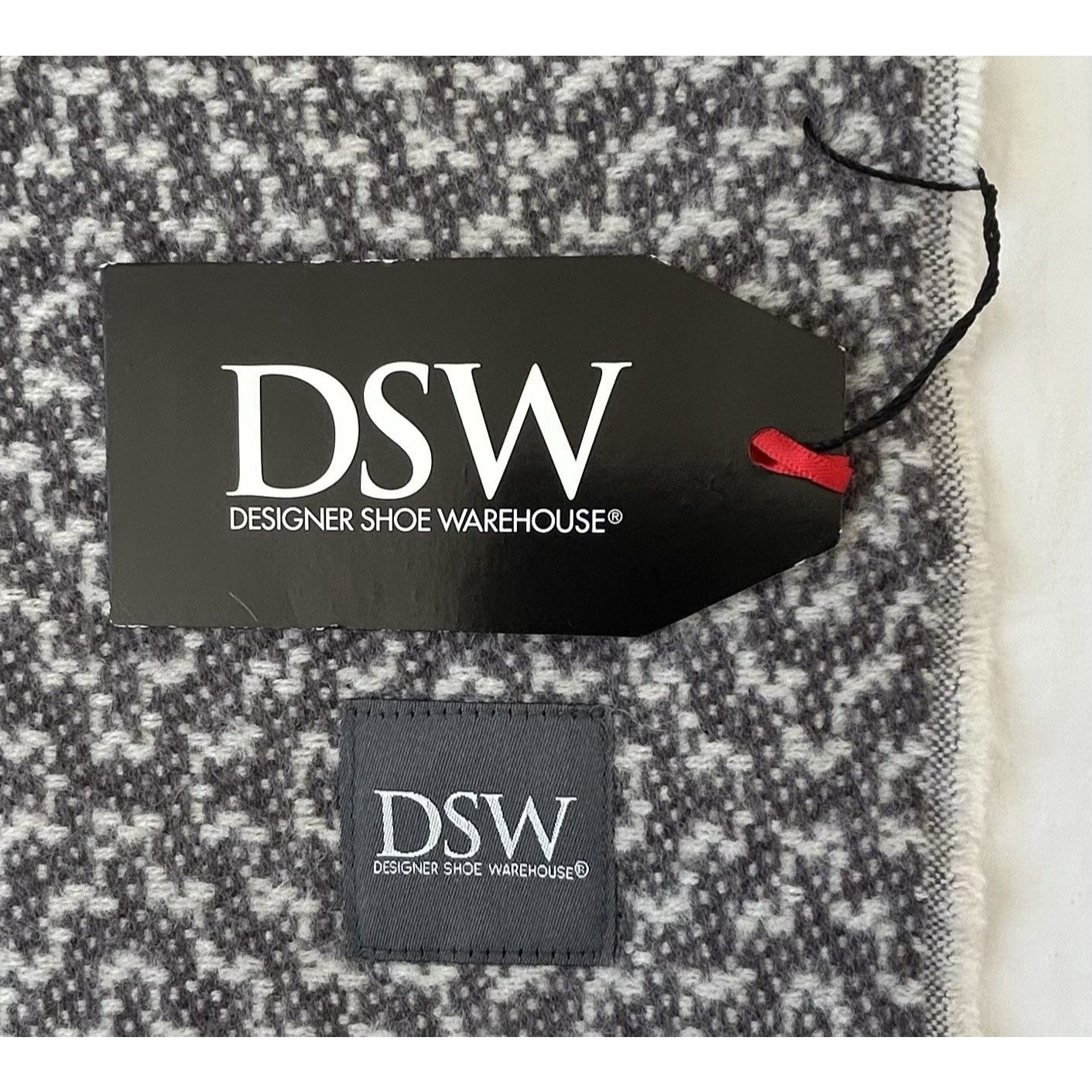 Dsw Geometric Print Throw Blanket Scarf Grey White Fringe Soft New With Tags Nwt — image 6 of 7